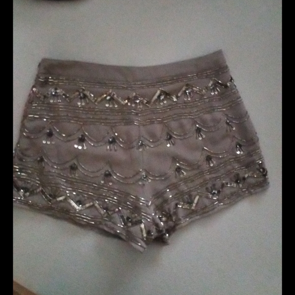 Women casual shorts - Picture 4 of 6